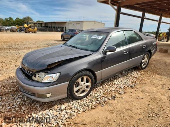✅ 2000 Lexus ES 300 • VIN: JT8BF28G5Y0277239 • Lot: 89916145. Wystawiony na Copart z przebiegiem 280 303 mil. Bezpłatny archiwum sprzedaży aukcyjnych z USA i szczegółowy raport historii pojazdu na DreamBid. Zdjęcie 1.