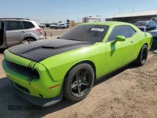 2015 Dodge Challenger R/T Scat Pack z VIN 2C3CDZFJ1FH773901, wystawiony jako Copart lot #68942735 z przebiegiem 58 148 mil mil oraz Czysty tytuł • Clean title. Historia ofert i sprzedaży dostępna na DreamBid. Obrazek 1.