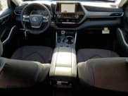 ✅ 2025 Toyota Highlander LE • VIN: 5TDKDRAH1SS555092 • Lot: 66327275. Listed on Copart with 651 mi. Free auction sales archive from the USA and detailed vehicle history report at DreamBid. Image 8.