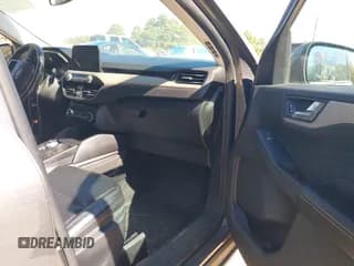 ✅ 2022 Ford Escape SEL • VIN: 1FMCU0H67NUA04486 • Lot: 43602375. Listed on IAAI with 110,697 mi. Free auction sales archive from the USA and detailed vehicle history report at DreamBid. Image 5.