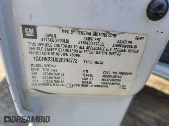 ✅ 2002 Chevrolet Silverado 2500HD LS • VIN: 1GCHK23U02F244772 • Lot: 92389875. Wystawiony na Copart z przebiegiem 223 538 mil. Bezpłatny archiwum sprzedaży aukcyjnych z USA i szczegółowy raport historii pojazdu na DreamBid. Zdjęcie 12.