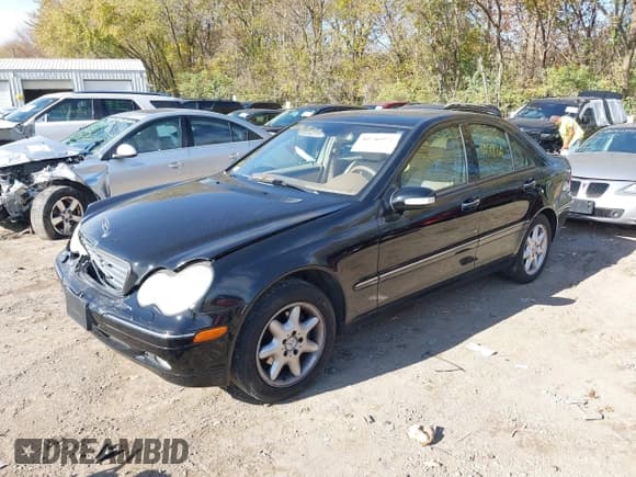 ✅ 2002 Mercedes-Benz C 230/260/280/320 • VIN: WDBRF61J42F179299 • Lot: 40746971. Wystawiony na IAAI z przebiegiem 110 494 mil. Bezpłatny archiwum sprzedaży aukcyjnych z USA i szczegółowy raport historii pojazdu na DreamBid. Zdjęcie 2.