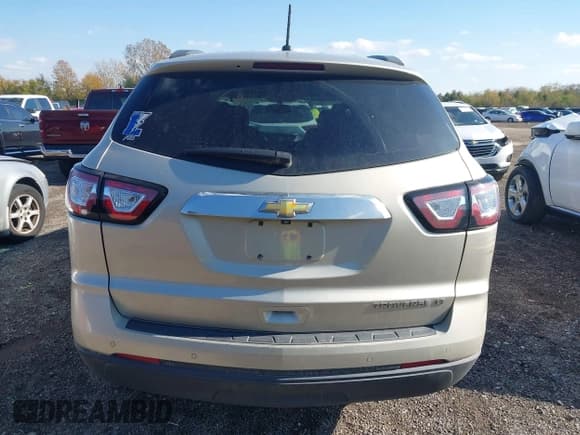 ✅ 2015 Chevrolet Traverse LT • VIN: 1GNKRGKD5FJ292200 • Lot: 43601906. Wystawiony na IAAI z przebiegiem 165 844 mil. Bezpłatny archiwum sprzedaży aukcyjnych z USA i szczegółowy raport historii pojazdu na DreamBid. Zdjęcie 16.