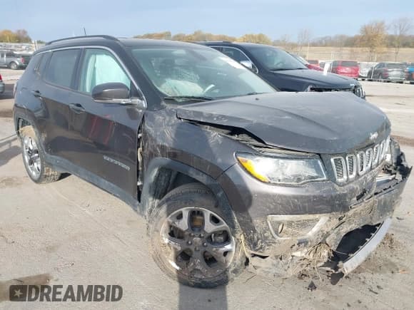 ✅ 2020 Jeep Compass Limited • VIN: 3C4NJDCB2LT146446 • Lot: 43638359. Listed on IAAI with 82,101 mi. Free auction sales archive from the USA and detailed vehicle history report at DreamBid. Image 1.
