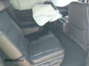 ✅ 2021 Chevrolet Suburban Z71 • VIN: 1GNSKDKD7MR160749 • Lot: 43247308. Wystawiony na IAAI z przebiegiem 87 831 mil. Bezpłatny archiwum sprzedaży aukcyjnych z USA i szczegółowy raport historii pojazdu na DreamBid. Zdjęcie 8.