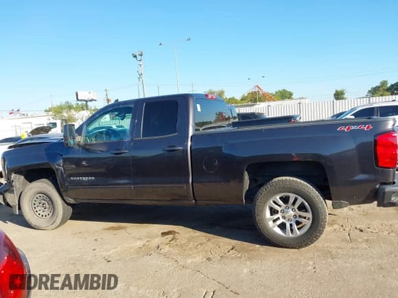 ✅ 2015 Chevrolet Silverado 1500 LT • VIN: 1GCVKREC0FZ378167 • Лот: 43416110. Опубликован ранее на IAAI с пробегом 228 394 миль. Бесплатный доступ к архиву аукционных продаж из США и подробный отчёт об истории автомобиля на DreamBid. Изображение 14.
