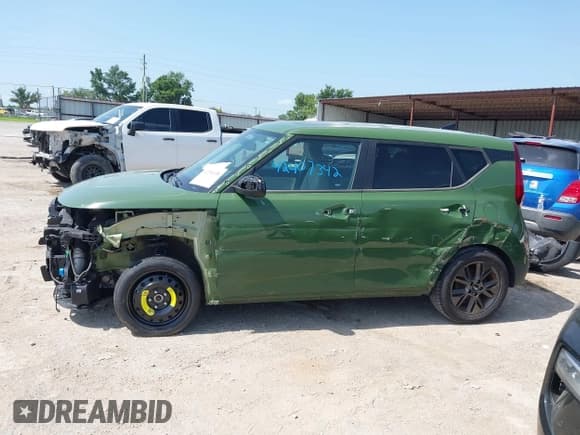 ✅ 2021 Kia Soul EX • VIN: KNDJ33AU8M7139532 • Lot: 42751658. Listed on IAAI with 79,096 mi. Free auction sales archive from the USA and detailed vehicle history report at DreamBid. Image 15.