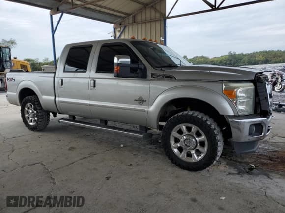 ✅ 2011 Ford F-250 Lariat • VIN: 1FT7W2BT5BEB24058 • Lot: 83944055. Wystawiony na Copart z przebiegiem 334 717 mil. Bezpłatny archiwum sprzedaży aukcyjnych z USA i szczegółowy raport historii pojazdu na DreamBid. Zdjęcie 4.
