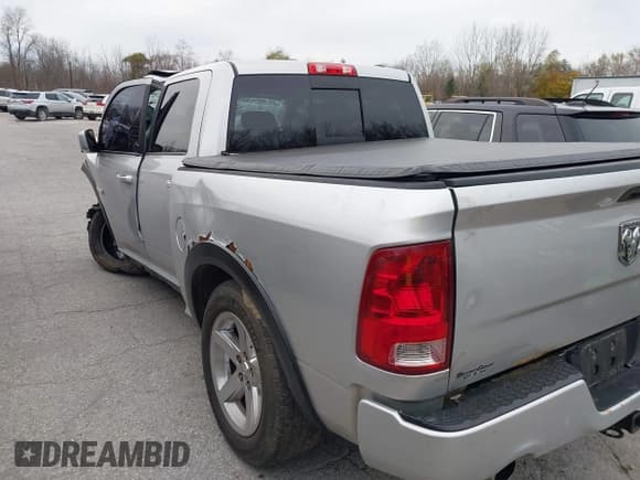 ✅ 2010 Dodge 1500 SLT • VIN: 1D7RV1CT7AS167701 • Lot: 40809595. Wystawiony na IAAI z przebiegiem Nie podano. Bezpłatny archiwum sprzedaży aukcyjnych z USA i szczegółowy raport historii pojazdu na DreamBid. Zdjęcie 18.