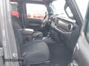 ✅ 2021 Jeep Gladiator Sport S • VIN: 1C6HJTAG5ML570892 • Lot: 42125056. Wystawiony na IAAI z przebiegiem 83 623 mil. Bezpłatny archiwum sprzedaży aukcyjnych z USA i szczegółowy raport historii pojazdu na DreamBid. Zdjęcie 5.