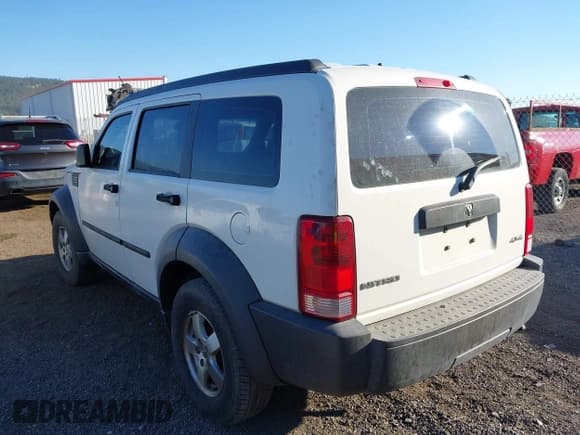 ✅ 2008 Dodge Nitro SXT • VIN: 1D8GU28K68W114518 • Lot: 43261893. Wystawiony na IAAI z przebiegiem 239 117 mil. Bezpłatny archiwum sprzedaży aukcyjnych z USA i szczegółowy raport historii pojazdu na DreamBid. Zdjęcie 3.