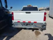 ✅ 2024 Chevrolet Silverado 2500HD Work Truck • VIN: 1GC2YLE76RF414337 • Lot: 41369545. Wystawiony na IAAI z przebiegiem 9 707 mil. Bezpłatny archiwum sprzedaży aukcyjnych z USA i szczegółowy raport historii pojazdu na DreamBid. Zdjęcie 16.