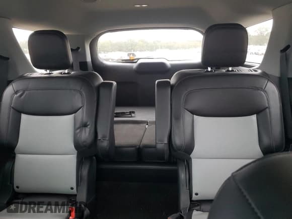 ✅ 2022 Ford Explorer XLT • VIN: 1FMSK7DH2NGC40740 • Lot: 82729865. Listed on Copart with 43,713 mi. Free auction sales archive from the USA and detailed vehicle history report at DreamBid. Image 10.