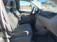 ✅ 2010 Volkswagen Routan S • VIN: 2V4RW4D14AR333122 • Лот: 41326090. Опубликован ранее на IAAI с пробегом 177 826 миль. Бесплатный доступ к архиву аукционных продаж из США и подробный отчёт об истории автомобиля на DreamBid. Изображение 5.