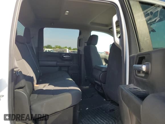 ✅ 2021 Chevrolet Silverado 2500HD Custom • VIN: 1GC4YME74MF288597 • Lot: 65971905. Wystawiony na Copart z przebiegiem 58 694 mil. Bezpłatny archiwum sprzedaży aukcyjnych z USA i szczegółowy raport historii pojazdu na DreamBid. Zdjęcie 10.