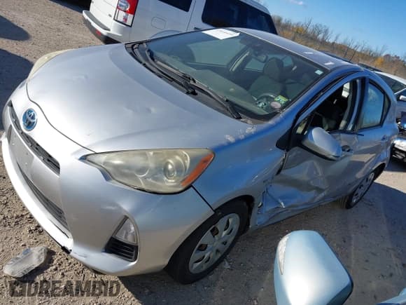✅ 2012 Toyota Prius Three • VIN: JTDKDTB32C1514159 • Лот: 43616439. Опубликован ранее на IAAI с пробегом 187 540 миль. Бесплатный доступ к архиву аукционных продаж из США и подробный отчёт об истории автомобиля на DreamBid. Изображение 2.