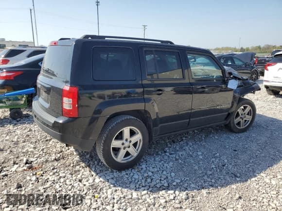 ✅ 2016 Jeep Patriot Sport • VIN: 1C4NJPBA7GD735157 • Lot: 53092685. Listed on Copart with 162,728 mi. Free auction sales archive from the USA and detailed vehicle history report at DreamBid. Image 3.