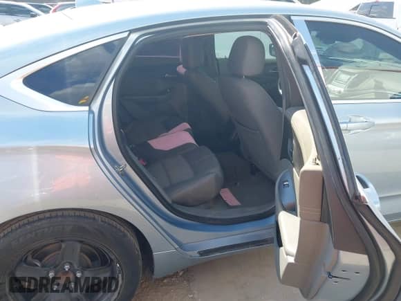 2014 Chevrolet Impala LS z VIN 1G11Y5SL7EU110733, wystawiony jako IAAI lot #43345512 z przebiegiem 107 844 mil mil oraz . Historia ofert i sprzedaży dostępna na DreamBid. Obrazek 8.