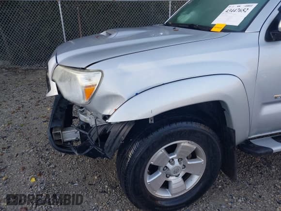 ✅ 2012 Toyota Tacoma • VIN: 3TMMU4FN5CM043847 • Lot: 43447652. Listed on IAAI with 119,376 mi. Free auction sales archive from the USA and detailed vehicle history report at DreamBid. Image 18.