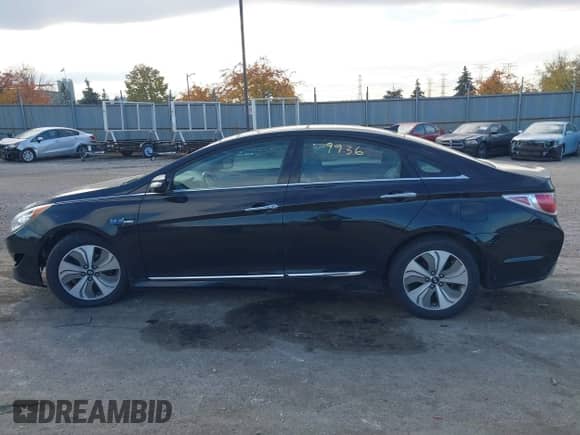2015 Hyundai Sonata Limited with VIN KMHEC4A49FA118956, listed as a IAAI auction lot 43619936 with 206,012 mi miles and . Bid and sale history available at DreamBid. Image 13.