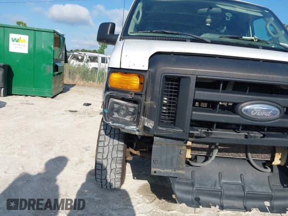 ✅ 2011 Ford Econoline Cargo Commercial • VIN: 1FTNS2EL5BDB39812 • Lot: 42528351. Wystawiony na IAAI z przebiegiem 324 851 mil. Bezpłatny archiwum sprzedaży aukcyjnych z USA i szczegółowy raport historii pojazdu na DreamBid. Zdjęcie 12.