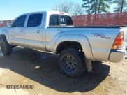 ✅ 2008 Toyota Tacoma • VIN: 5TEMU52N58Z558868 • Lot: 41760140. Wystawiony na IAAI z przebiegiem 287 619 mil. Bezpłatny archiwum sprzedaży aukcyjnych z USA i szczegółowy raport historii pojazdu na DreamBid. Zdjęcie 3.