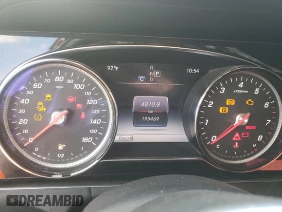 ✅ 2019 Mercedes-Benz E 300 • VIN: WDDZF4JB8KA577407 • Lot: 89868405. Listed on Copart with 195,469 mi. Free auction sales archive from the USA and detailed vehicle history report at DreamBid. Image 9.