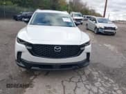 ✅ 2023 Mazda CX-50 S Preferred Plus • VIN: 7MMVABCM6PN133632 • Lot: 43549102. Wystawiony na IAAI z przebiegiem 28 468 mil. Bezpłatny archiwum sprzedaży aukcyjnych z USA i szczegółowy raport historii pojazdu na DreamBid. Zdjęcie 13.