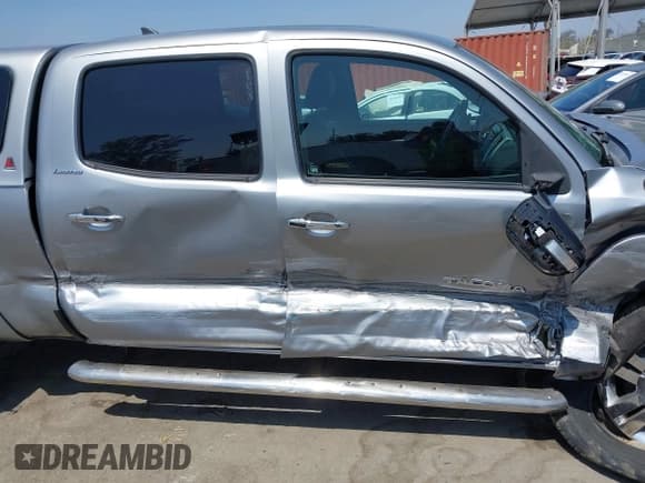 ✅ 2015 Toyota Tacoma PreRunner • VIN: 3TMKU4HN9FM045948 • Lot: 42575327. Listed on IAAI with 67,971 mi. Free auction sales archive from the USA and detailed vehicle history report at DreamBid. Image 13.