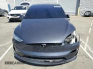 ✅ 2022 Tesla Model X • VIN: 7SAXCDE53NF337002 • Lot: 70912525. Wystawiony na Copart z przebiegiem Nie podano. Bezpłatny archiwum sprzedaży aukcyjnych z USA i szczegółowy raport historii pojazdu na DreamBid. Zdjęcie 5.