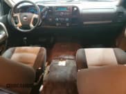 ✅ 2009 Chevrolet Silverado 2500HD LT • VIN: 1GCHK53K89F123515 • Лот: 89904405. Опубликован ранее на Copart с пробегом 193 143 миль. Бесплатный доступ к архиву аукционных продаж из США и подробный отчёт об истории автомобиля на DreamBid. Изображение 8.