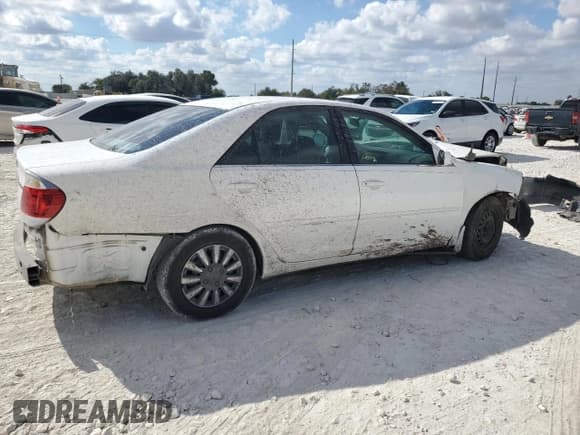 ✅ 2005 Toyota Camry XLE • VIN: 4T1BE30KX5U542232 • Lot: 86887375. Wystawiony na Copart z przebiegiem 183 731 mil. Bezpłatny archiwum sprzedaży aukcyjnych z USA i szczegółowy raport historii pojazdu na DreamBid. Zdjęcie 3.