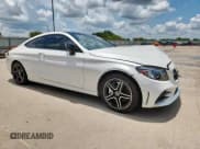 ✅ 2023 Mercedes-Benz C 300 • VIN: W1KWJ8EB5PG128452 • Lot: 64241155. Wystawiony na Copart z przebiegiem 16 972 mil. Bezpłatny archiwum sprzedaży aukcyjnych z USA i szczegółowy raport historii pojazdu na DreamBid. Zdjęcie 4.