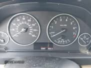 ✅ 2017 BMW 3 Series 320i • VIN: WBA8A9C54HK620424 • Лот: 42513162. Опубликован ранее на IAAI с пробегом 62 687 миль. Бесплатный доступ к архиву аукционных продаж из США и подробный отчёт об истории автомобиля на DreamBid. Изображение 7.