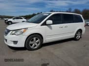 ✅ 2011 Volkswagen Routan SE • VIN: 2V4RW3DG5BR717538 • Lot: 91166095. Listed on Copart with 174,033 mi. Free auction sales archive from the USA and detailed vehicle history report at DreamBid. Image 1.