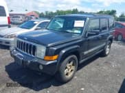 ✅ 2010 Jeep Commander Sport • VIN: 1J4RG4GK6AC112734 • Лот: 42650351. Опубликован ранее на IAAI с пробегом 184 773 миль. Бесплатный доступ к архиву аукционных продаж из США и подробный отчёт об истории автомобиля на DreamBid. Изображение 2.