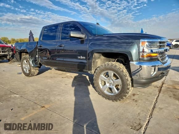✅ 2018 Chevrolet Silverado 1500 LT • VIN: 3GCUKREC8JG569436 • Лот: 95458135. Опубликован ранее на Copart с пробегом 97 058 миль. Бесплатный доступ к архиву аукционных продаж из США и подробный отчёт об истории автомобиля на DreamBid. Изображение 4.