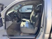 ✅ 2008 Toyota Tacoma • VIN: 5TEPX42N38Z587316 • Lot: 80750725. Wystawiony na Copart z przebiegiem 179 964 mil. Bezpłatny archiwum sprzedaży aukcyjnych z USA i szczegółowy raport historii pojazdu na DreamBid. Zdjęcie 6.