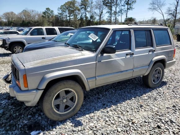 ✅ 2001 Jeep Cherokee Limited • VIN: 1J4FT58S81L513804 • Lot: 49032865. Listed on Copart with 275,510 mi. Free auction sales archive from the USA and detailed vehicle history report at DreamBid. Image 1.