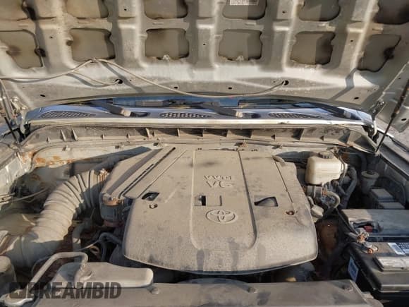 ✅ 2007 Toyota FJ Cruiser • VIN: JTEBU11F670024170 • Lot: 42958428. Listed on IAAI with 263,101 mi. Free auction sales archive from the USA and detailed vehicle history report at DreamBid. Image 10.