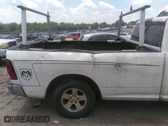 ✅ 2009 Dodge 1500 SLT • VIN: 1D3HB16P29J516639 • Lot: 42448538. Wystawiony na IAAI z przebiegiem 216 132 mil. Bezpłatny archiwum sprzedaży aukcyjnych z USA i szczegółowy raport historii pojazdu na DreamBid. Zdjęcie 8.