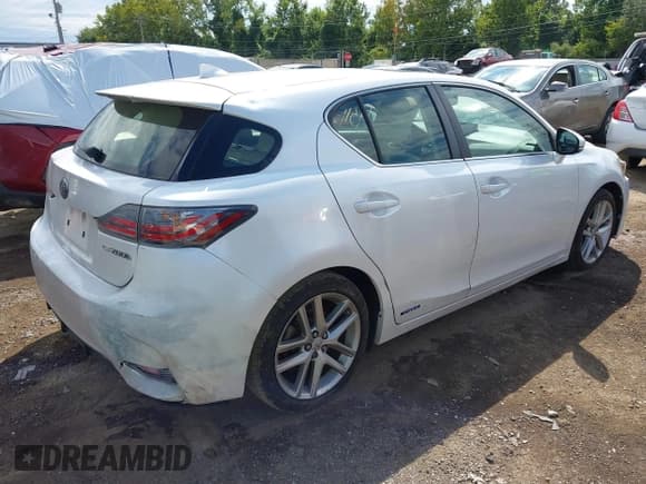 ✅ 2015 Lexus CT 200h • VIN: JTHKD5BH5F2210165 • Лот: 43113641. Опубликован ранее на IAAI с пробегом 229 414 миль. Бесплатный доступ к архиву аукционных продаж из США и подробный отчёт об истории автомобиля на DreamBid. Изображение 4.
