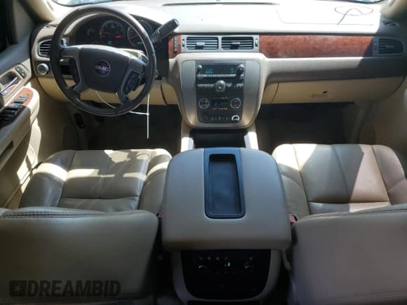 ✅ 2009 GMC Yukon XL SLT 4SB • VIN: 1GKFC36019R177535 • Lot: 51966425. Wystawiony na Copart z przebiegiem 143 066 mil. Bezpłatny archiwum sprzedaży aukcyjnych z USA i szczegółowy raport historii pojazdu na DreamBid. Zdjęcie 8.