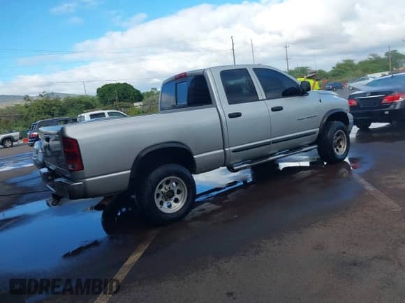2005 Dodge 3500 SLT z VIN 3D7LS38C15G791333, wystawiony jako IAAI lot #40892553 z przebiegiem 188 933 mil mil oraz . Historia ofert i sprzedaży dostępna na DreamBid. Obrazek 4.