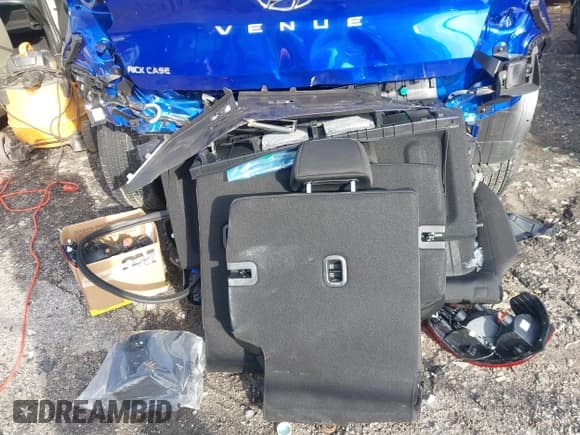 ✅ 2024 Hyundai Venue SEL • VIN: KMHRC8A31RU316286 • Lot: 41575128. Listed on IAAI with 8,184 mi. Free auction sales archive from the USA and detailed vehicle history report at DreamBid. Image 12.