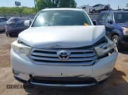✅ 2012 Toyota Highlander • VIN: 5TDBK3EH8CS130855 • Lot: 43015178. Wystawiony na IAAI z przebiegiem 182 954 mil. Bezpłatny archiwum sprzedaży aukcyjnych z USA i szczegółowy raport historii pojazdu na DreamBid. Zdjęcie 12.