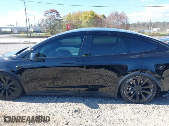 ✅ 2023 Tesla Model X • VIN: 7SAXCDE51PF370132 • Lot: 43533532. Wystawiony na IAAI z przebiegiem 30 329 mil. Bezpłatny archiwum sprzedaży aukcyjnych z USA i szczegółowy raport historii pojazdu na DreamBid. Zdjęcie 14.