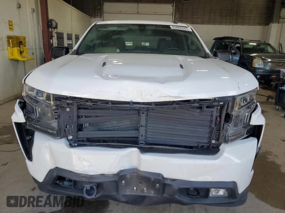 ✅ 2020 Chevrolet Silverado 1500 RST • VIN: 3GCUYEEL6LG421439 • Lot: 63865525. Wystawiony na Copart z przebiegiem 49 330 mil. Bezpłatny archiwum sprzedaży aukcyjnych z USA i szczegółowy raport historii pojazdu na DreamBid. Zdjęcie 5.