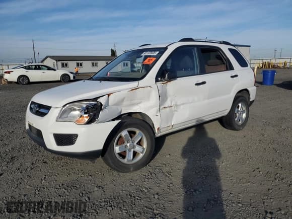 ✅ 2009 Kia Sportage LX • VIN: KNDJE723997583100 • Лот: 90103905. Опубликован ранее на Copart с пробегом Не указан. Бесплатный доступ к архиву аукционных продаж из США и подробный отчёт об истории автомобиля на DreamBid. Изображение 1.