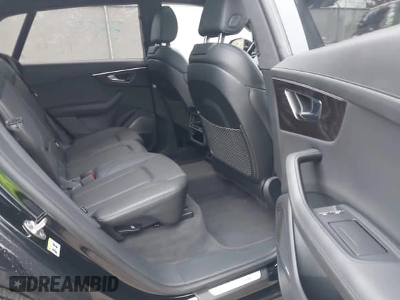 ✅ 2023 Audi Q8 Prestige • VIN: WA1FVBF13PD019369 • Lot: 43783365. Listed on IAAI with 33,679 mi. Free auction sales archive from the USA and detailed vehicle history report at DreamBid. Image 8.